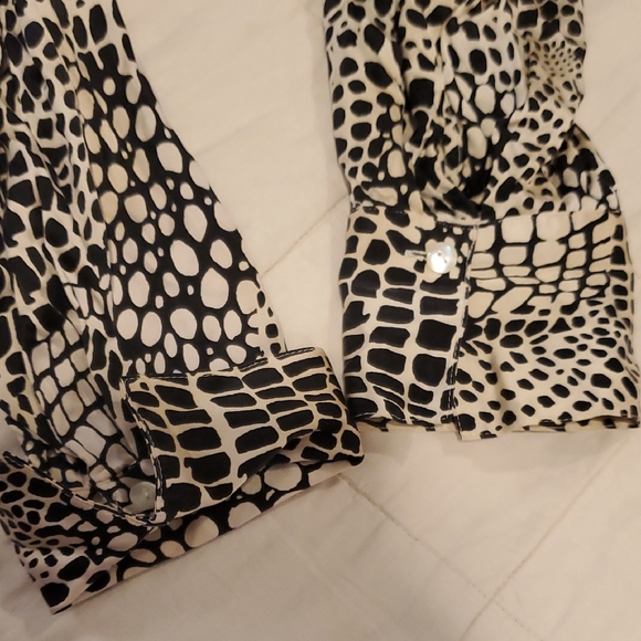 Talbots Black and White Patterned Button Down Shirt - Picture 5 of 6